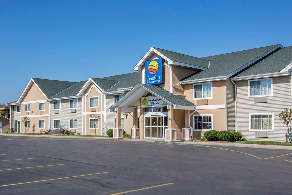 Comfort Inn & Suites Jackson - West Bend Exterior foto